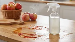 Ako používať jablčný ocot na upratovanie v domácnosti: kde je účinný, ako ho riediť a kde by ste nemali riskovať.
